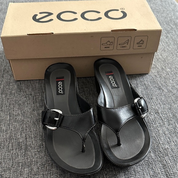 ECCO Women's Black Leather Sandals - Picture 1 of 4